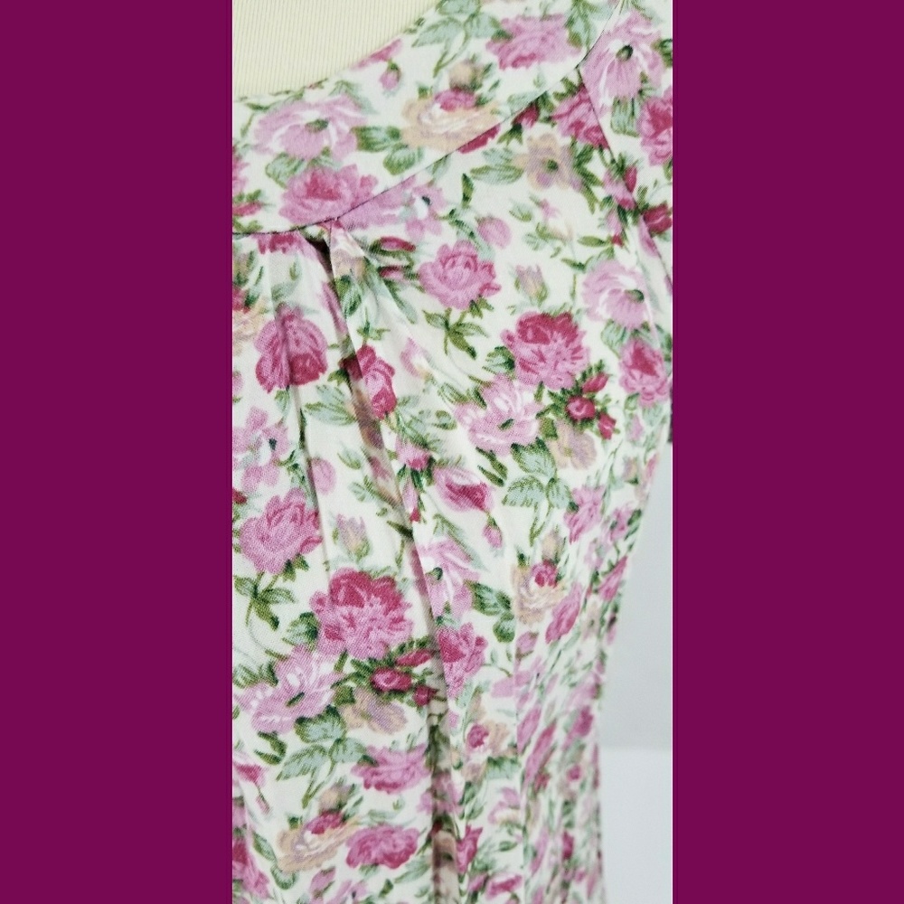Floral patterned blouse - Picture 2 of 3